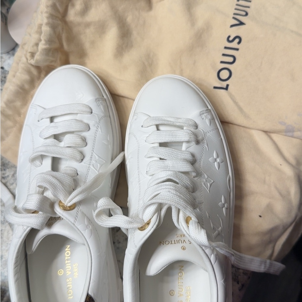 Louis Vuitton Sneakers Authentic - Picture 3 of 13
